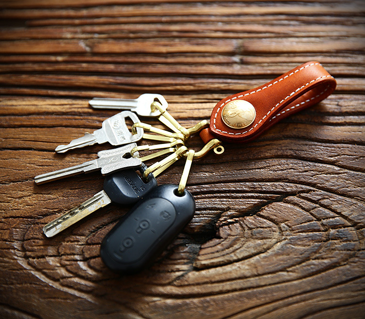 Genuine Leather Belt Key Chain - Baby Nursery Yellow recensione e prezzo