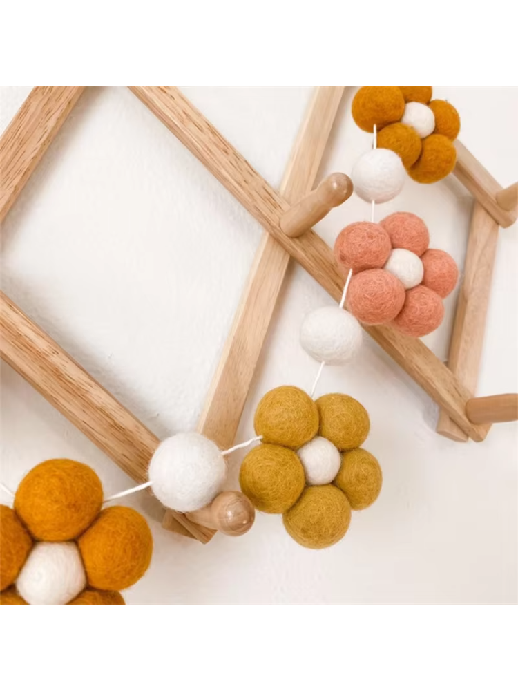 Handmade Felt Daisy Garland Bo - Baby Nursery Girl Room recensione e prezzo