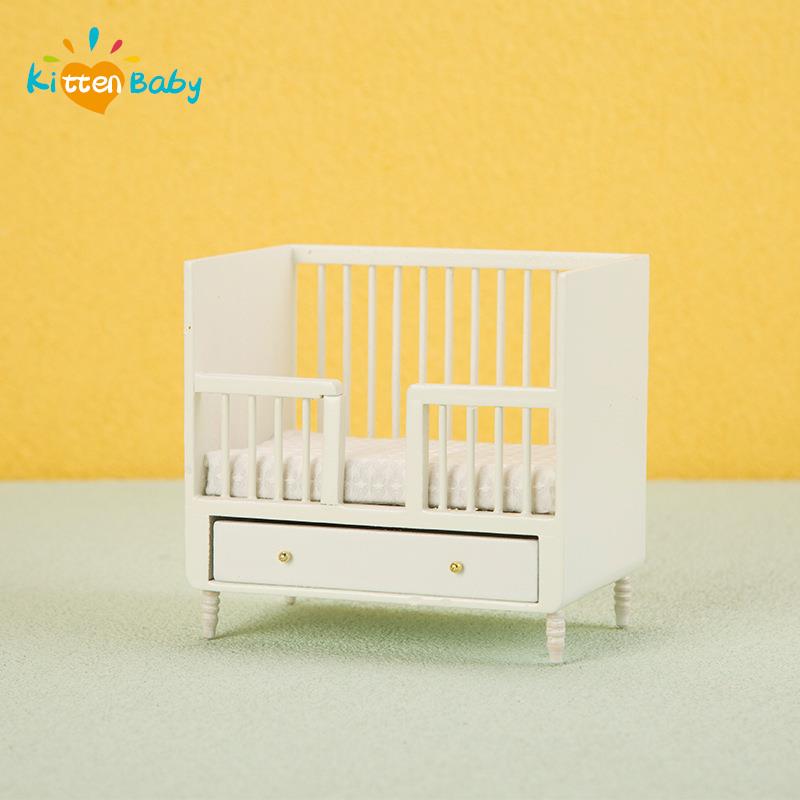 1:12 Miniature White Wood Baby - Baby Nursery Bedding recensione e prezzo