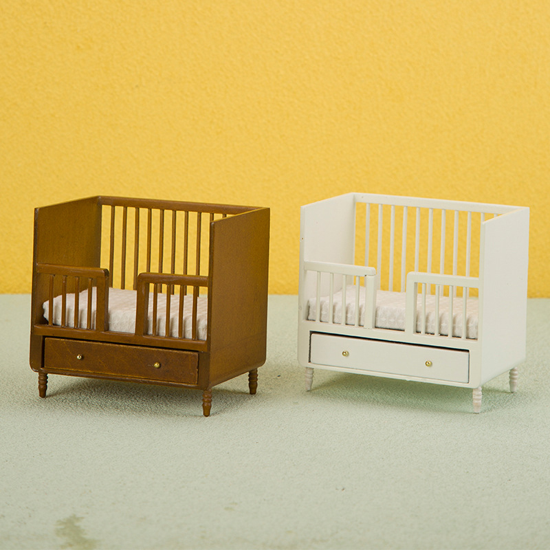1:12 Miniature White Wood Baby - Baby Nursery Bedding recensione e prezzo