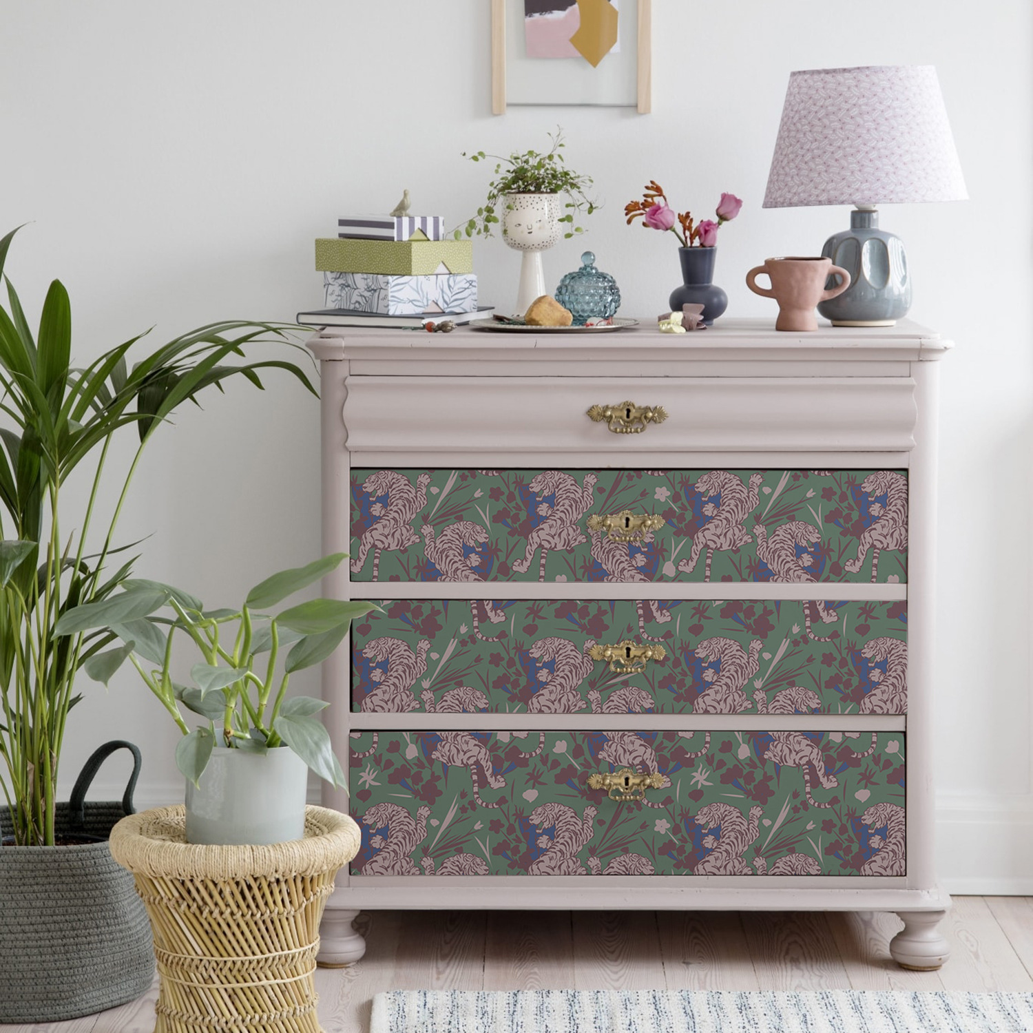 Woodland Tiger Peel and Stick  - Baby Nursery Peel And Stick Wallpaper recensione e prezzo